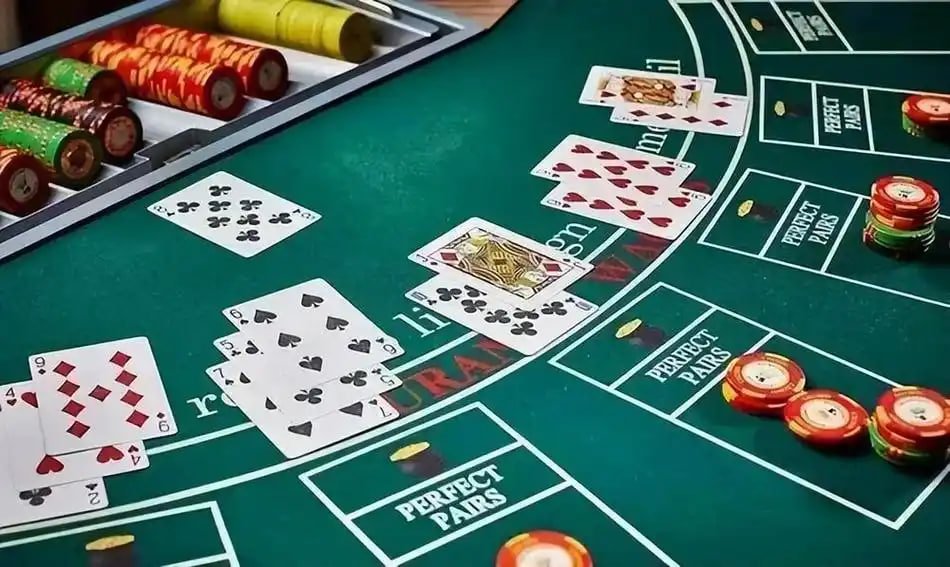 Các loại bàn chơi Live Casino trên good8 bao gồm Baccarat Roulette và Blackjack